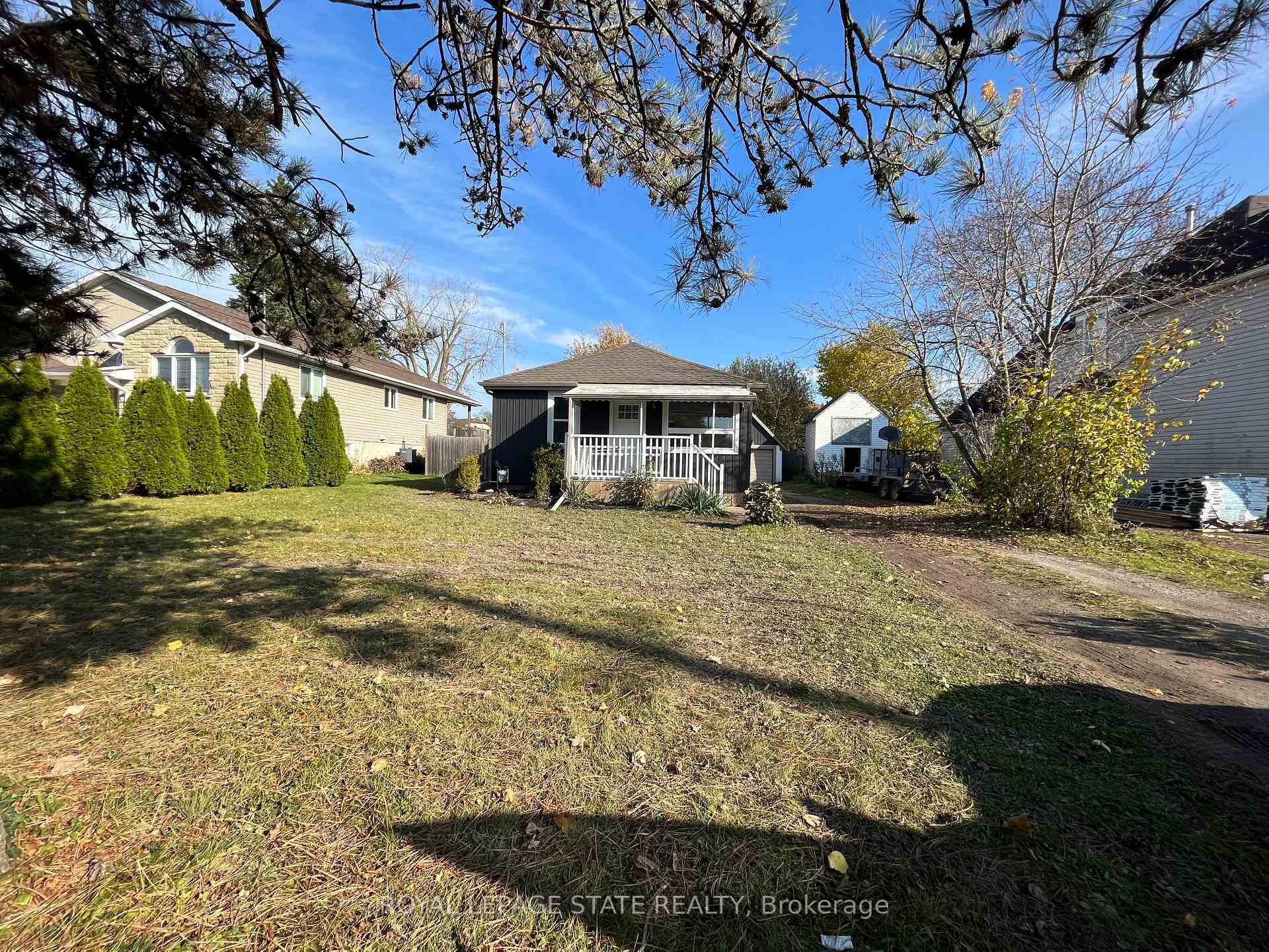 Photo 2 of 6316 Montrose Road, Niagara Falls, West Wood — HOMEH