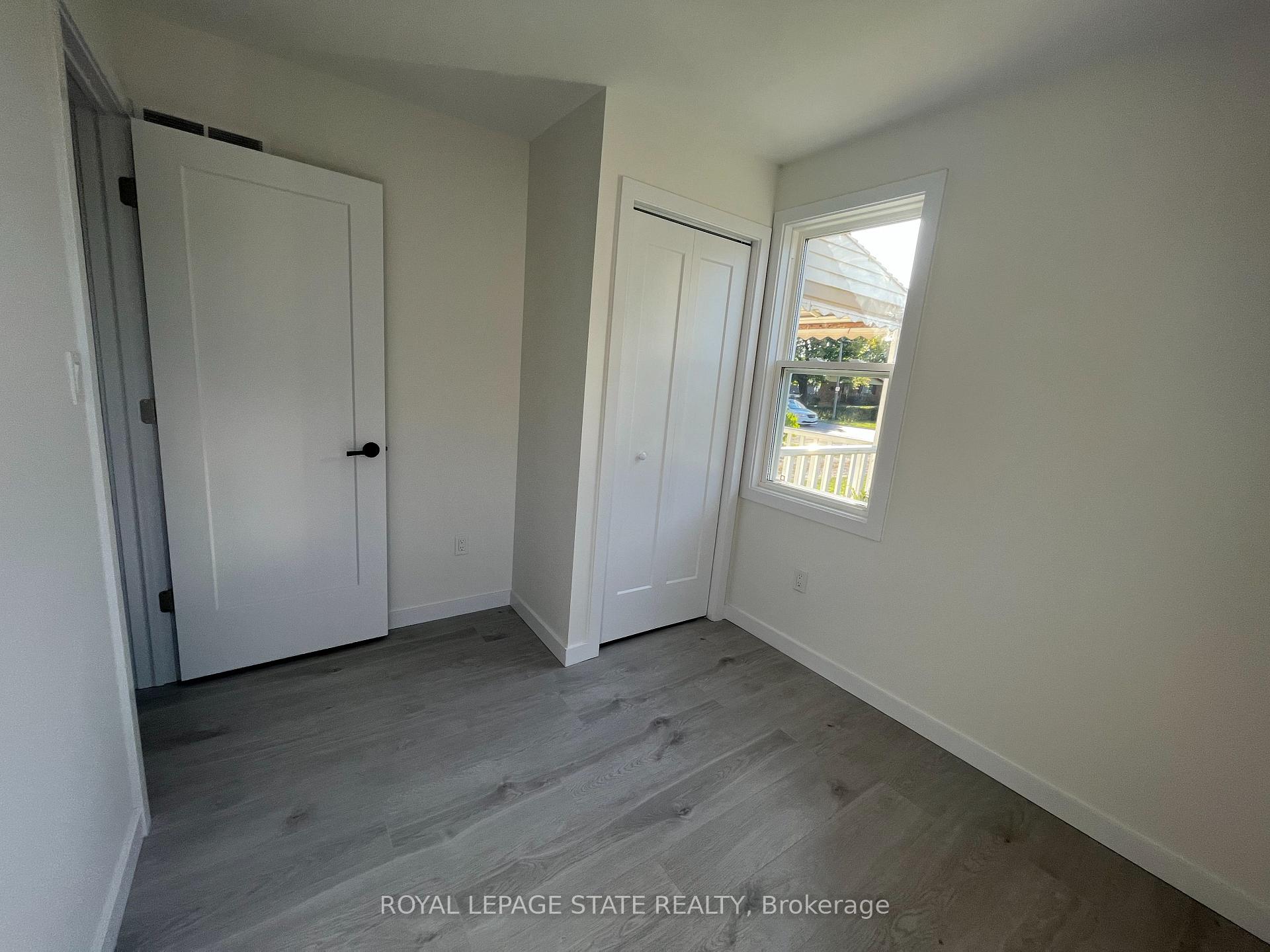Photo 7 of 6316 Montrose Road, Niagara Falls, West Wood — HOMEH