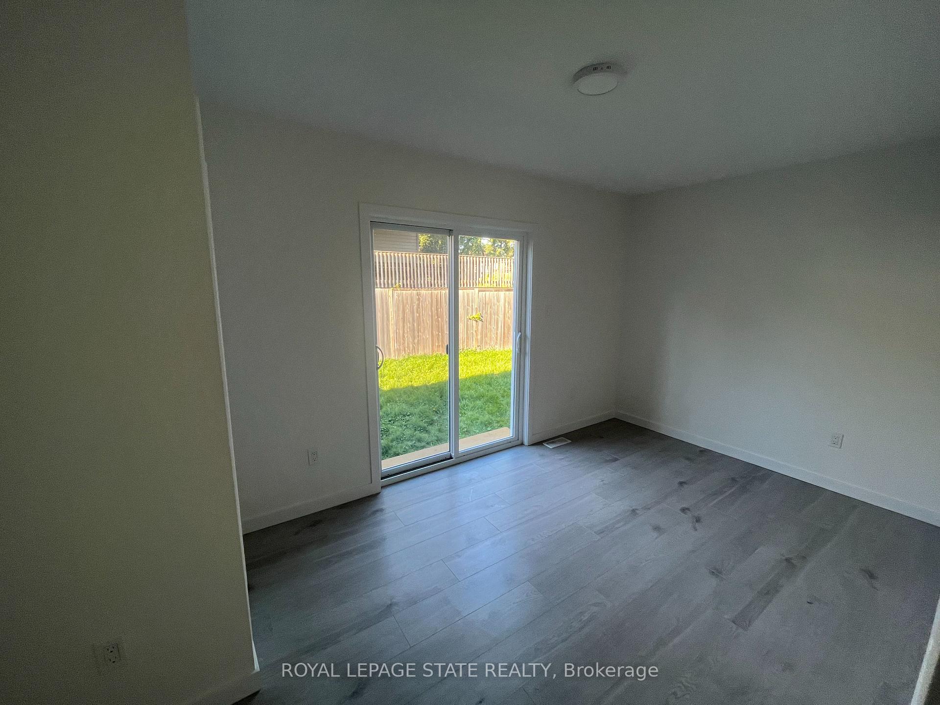 Photo 10 of 6316 Montrose Road, Niagara Falls, West Wood — HOMEH