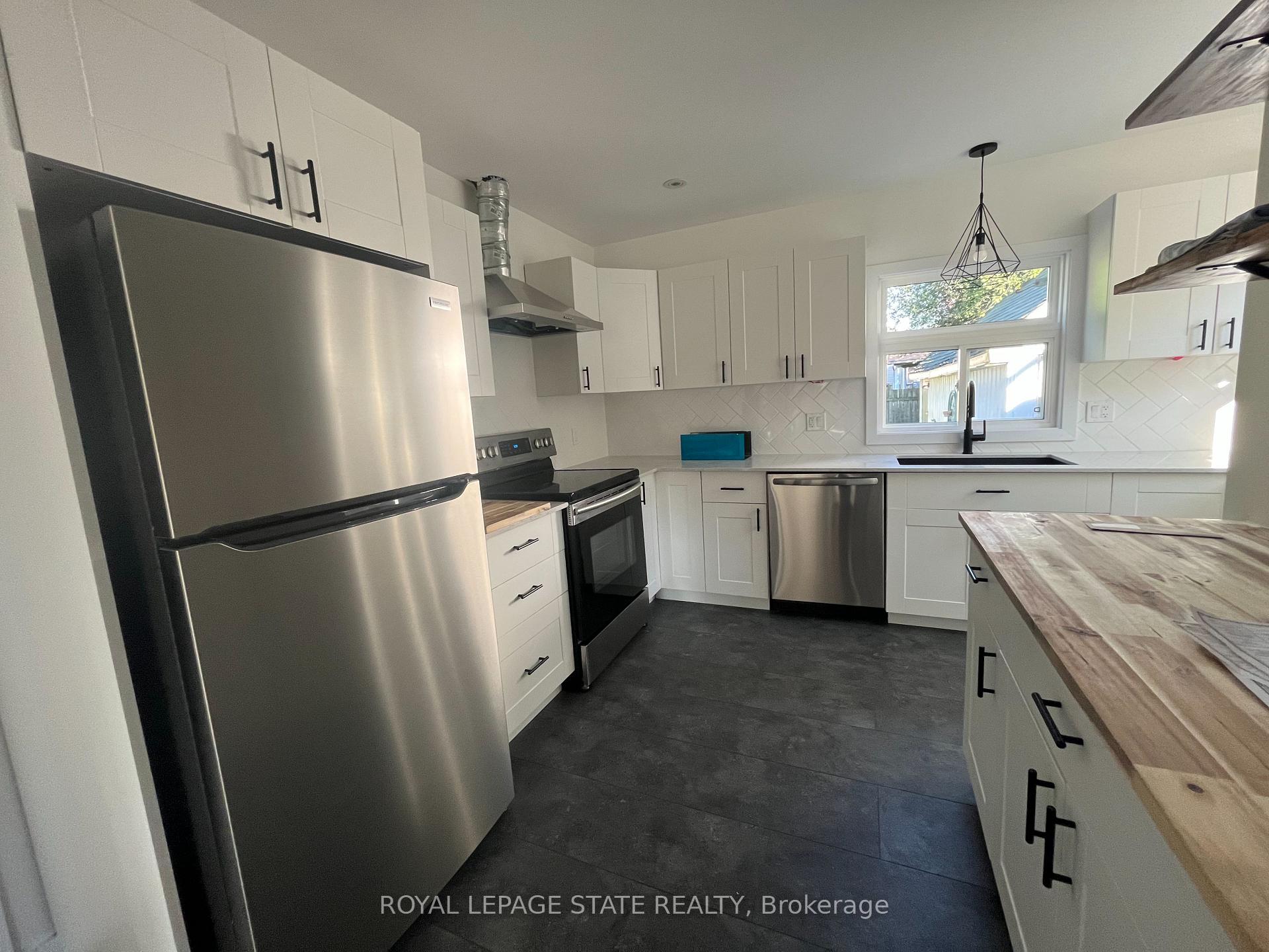 Photo 12 of 6316 Montrose Road, Niagara Falls, West Wood — HOMEH