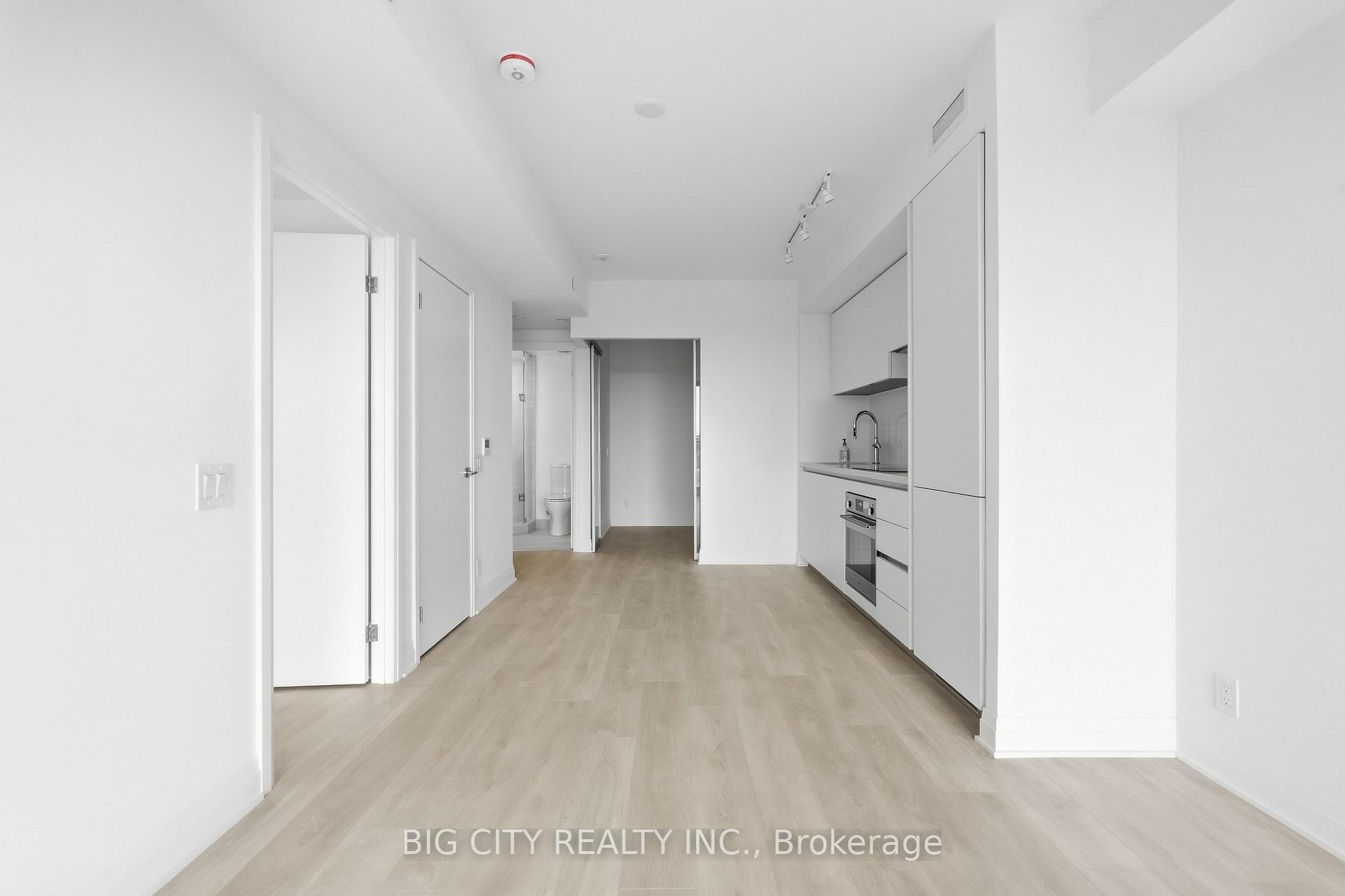 Photo 4 of Unit 701, 25 Frederick Todd Way, Toronto, Thorncliffe Park — HOMEH