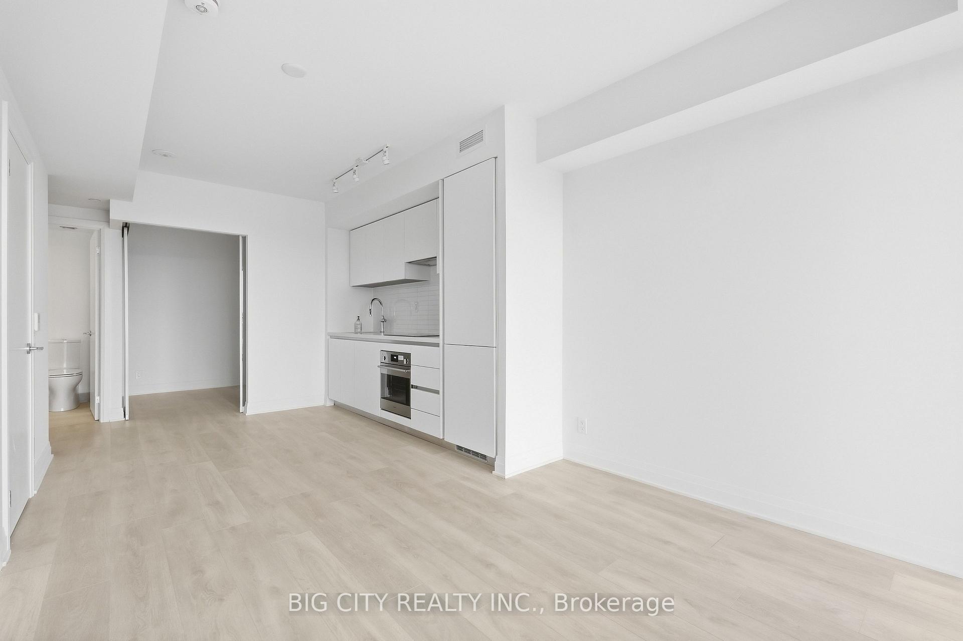 Photo 5 of Unit 701, 25 Frederick Todd Way, Toronto, Thorncliffe Park — HOMEH