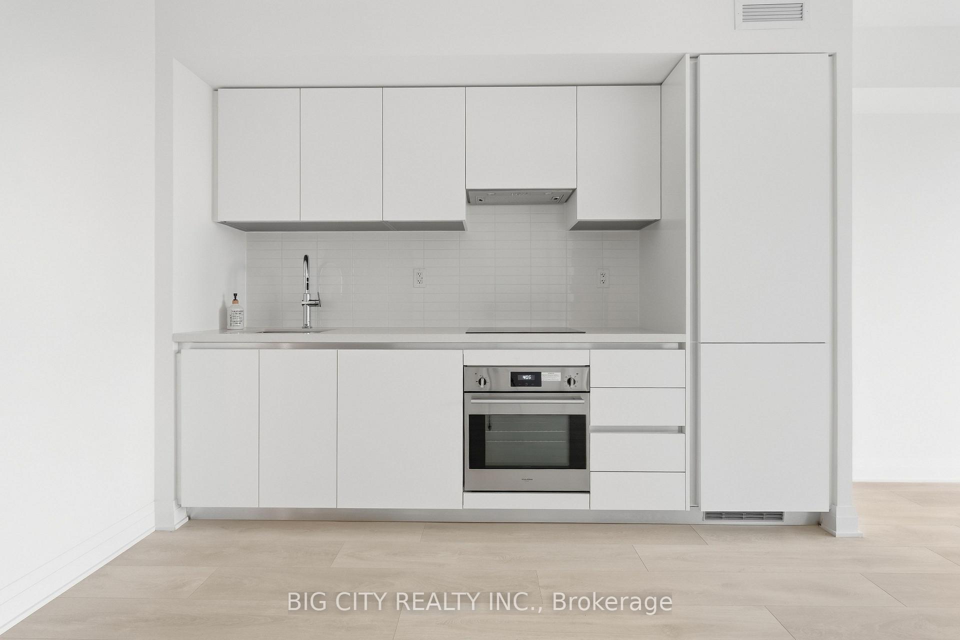 Photo 7 of Unit 701, 25 Frederick Todd Way, Toronto, Thorncliffe Park — HOMEH