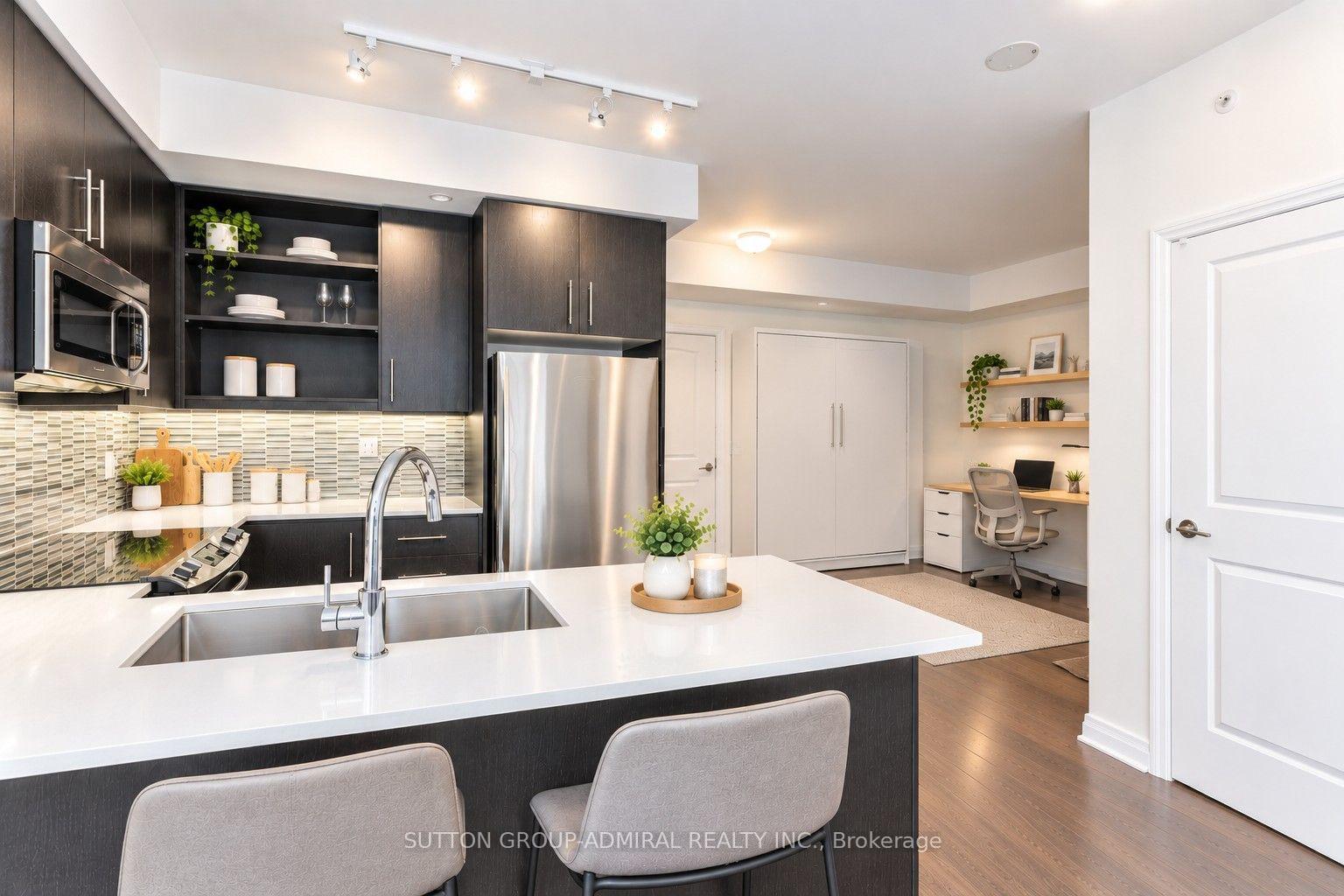 Photo 8 of Unit 505, 55 Oneida Crescent, Richmond Hill, Langstaff — HOMEH
