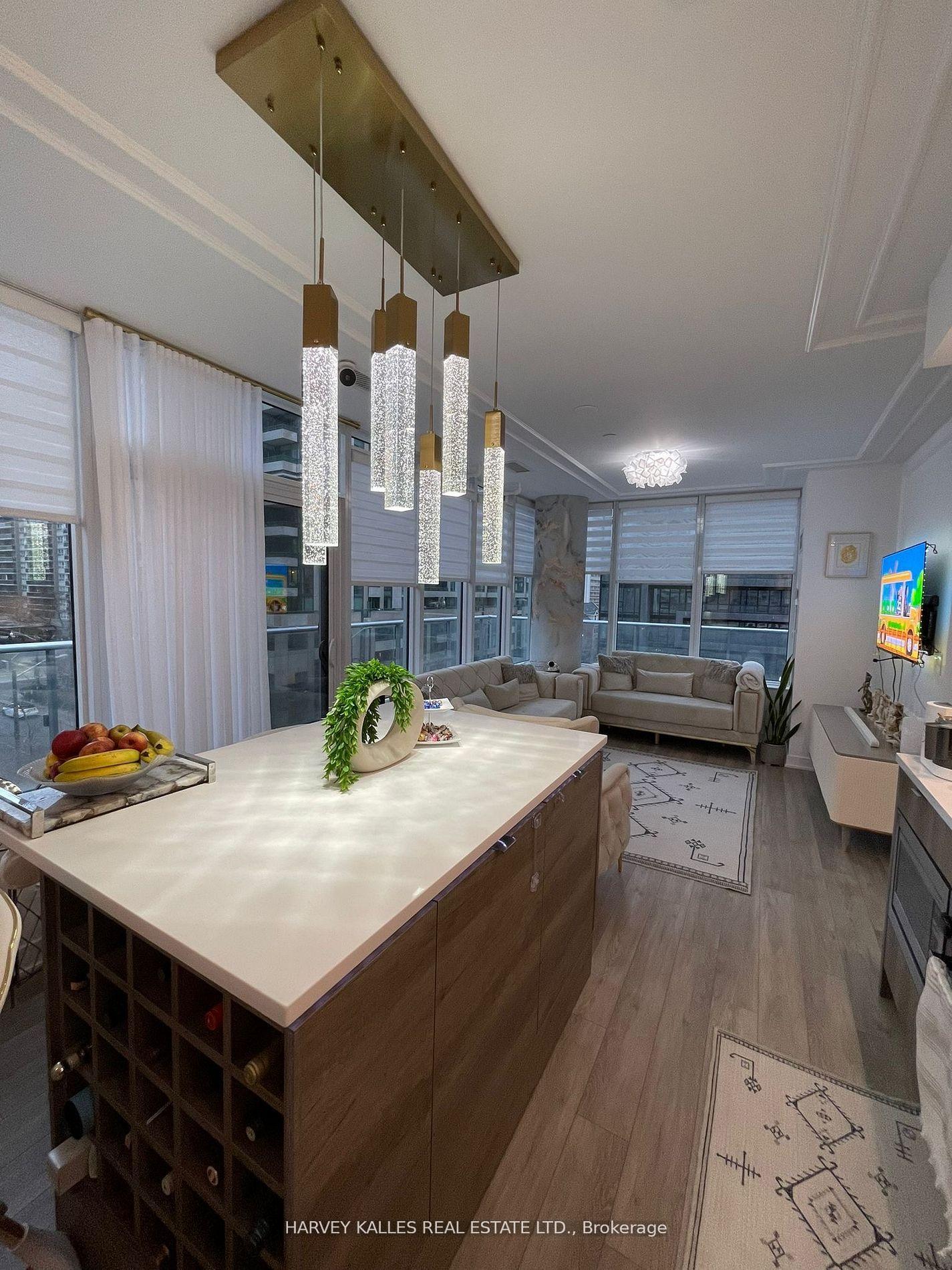 Photo 3 of Unit 514, 99 Broadway Avenue, Toronto, Mount Pleasant West — HOMEH