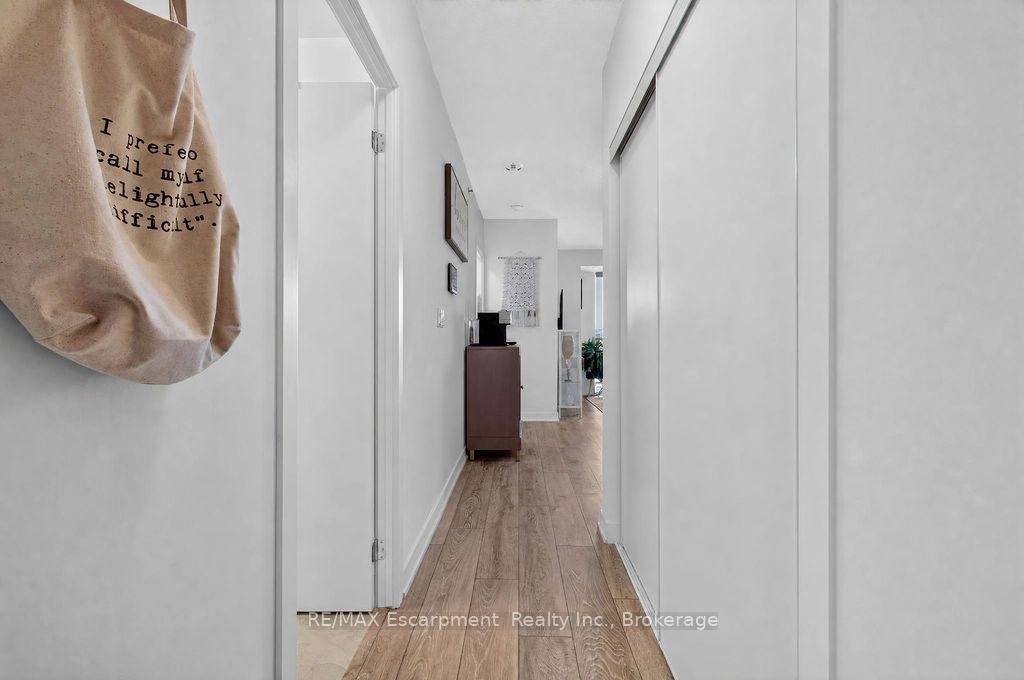 Photo 6 of Unit B717, 3200 Dakota Common, Burlington, Alton — HOMEH