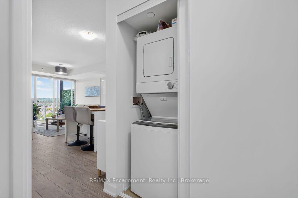 Photo 9 of Unit B717, 3200 Dakota Common, Burlington, Alton — HOMEH