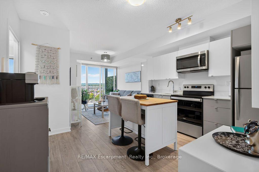 Photo 10 of Unit B717, 3200 Dakota Common, Burlington, Alton — HOMEH