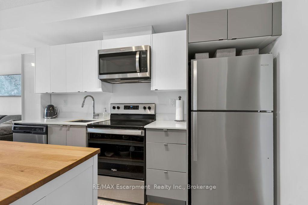 Photo 12 of Unit B717, 3200 Dakota Common, Burlington, Alton — HOMEH