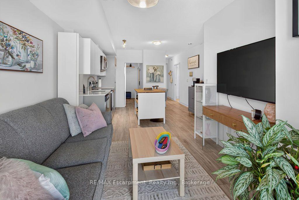 Photo 17 of Unit B717, 3200 Dakota Common, Burlington, Alton — HOMEH