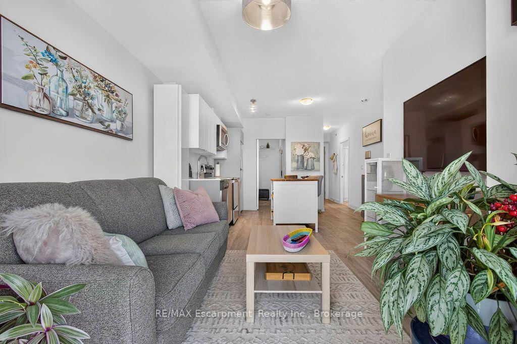 Photo 24 of Unit B717, 3200 Dakota Common, Burlington, Alton — HOMEH