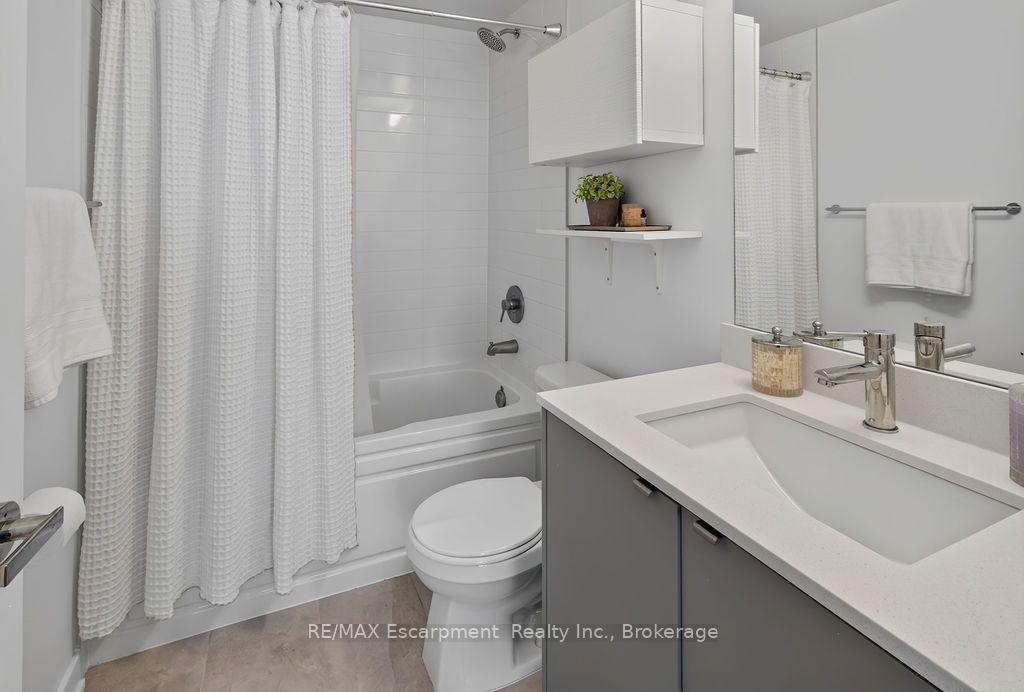Photo 29 of Unit B717, 3200 Dakota Common, Burlington, Alton — HOMEH
