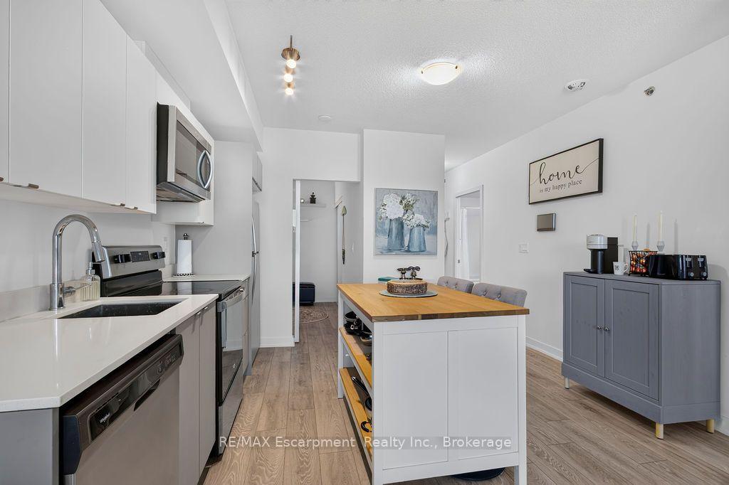 Photo 30 of Unit B717, 3200 Dakota Common, Burlington, Alton — HOMEH