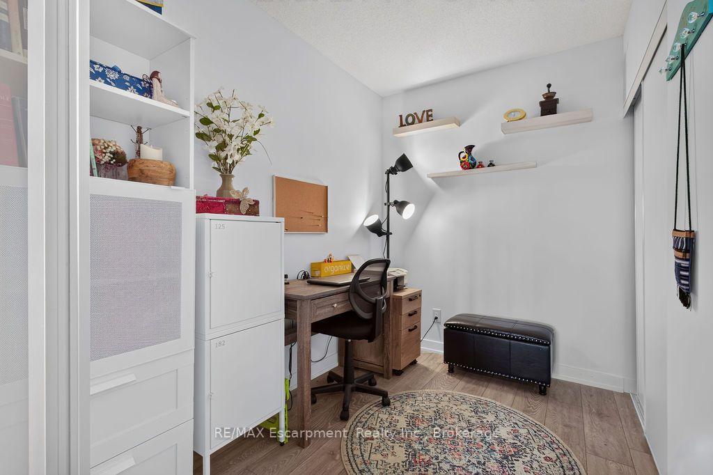 Photo 32 of Unit B717, 3200 Dakota Common, Burlington, Alton — HOMEH