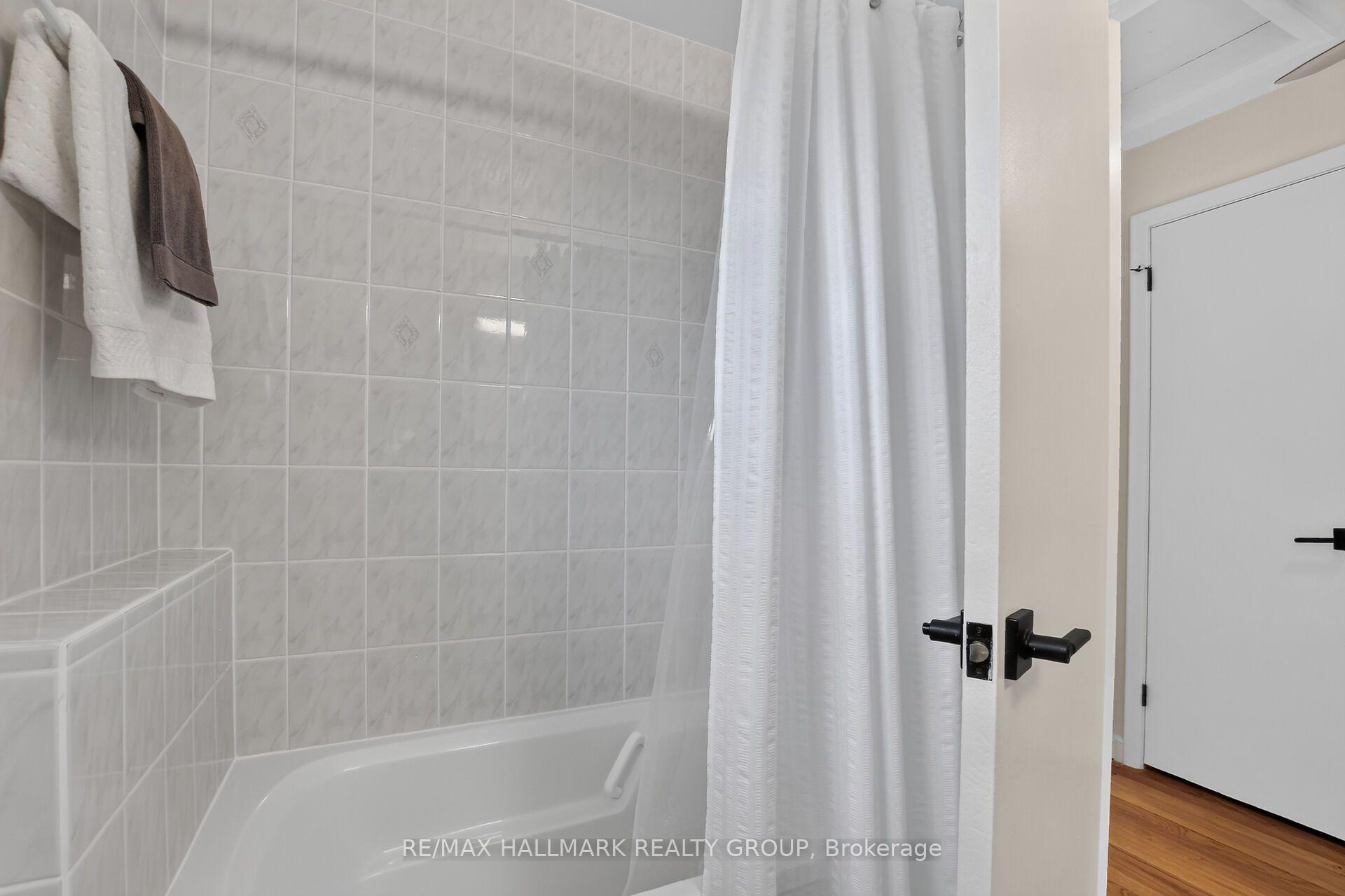 Photo 39 of 2544 Severn Avenue, Ottawa, Queensway Terrace North — HOMEH