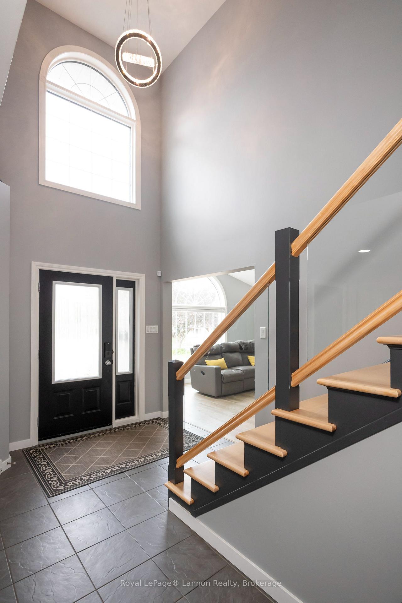 Photo 3 of 120 Light Court, Thunder Bay, River Terrace — HOMEH