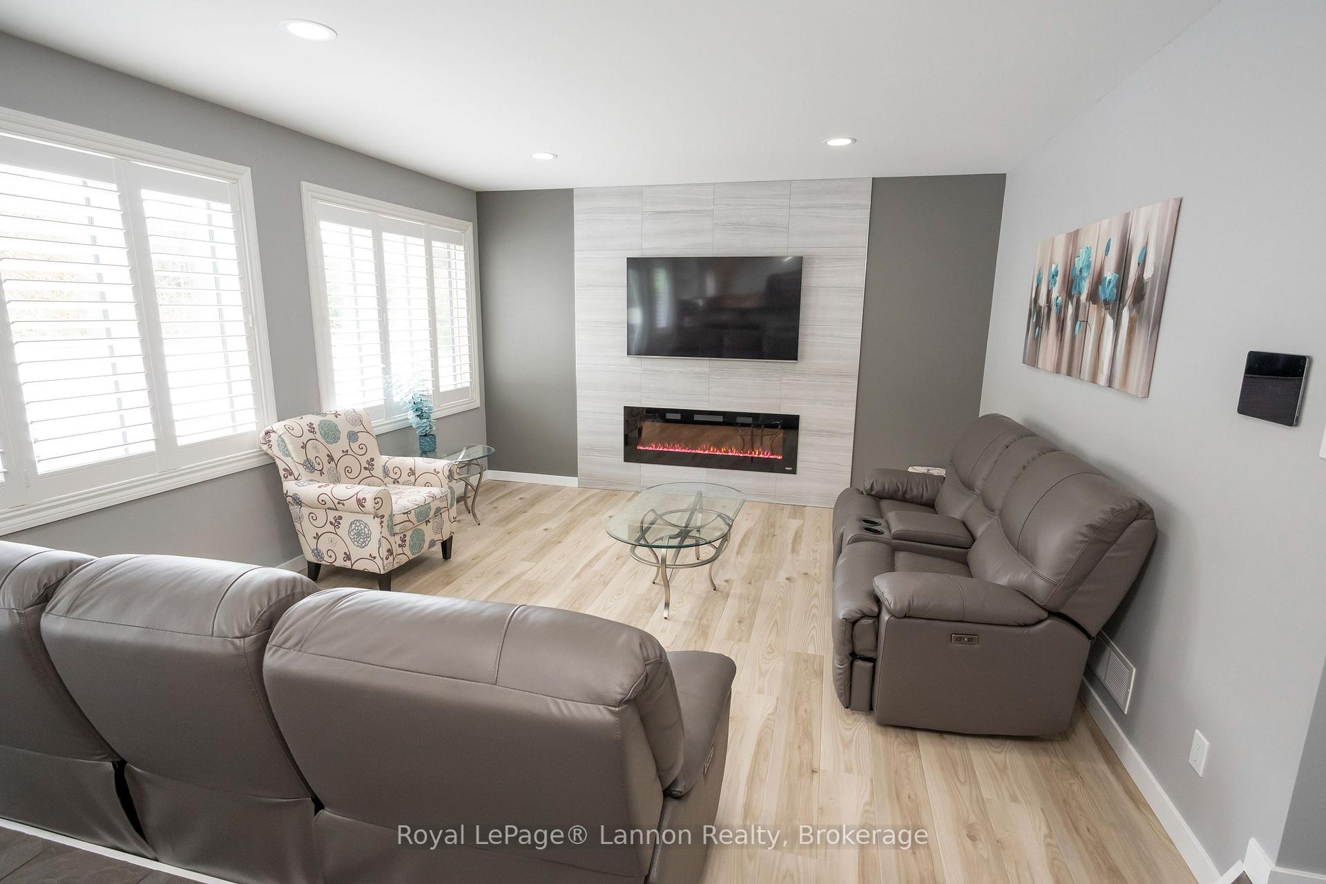 Photo 12 of 120 Light Court, Thunder Bay, River Terrace — HOMEH