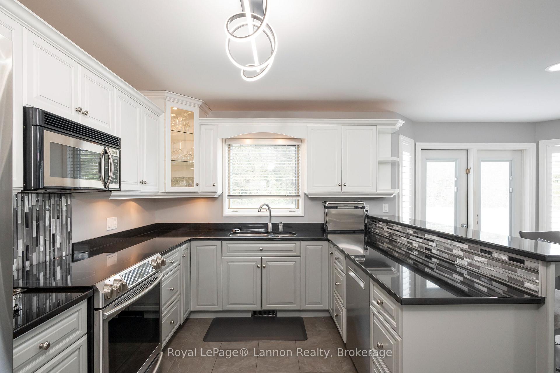 Photo 9 of 120 Light Court, Thunder Bay, River Terrace — HOMEH