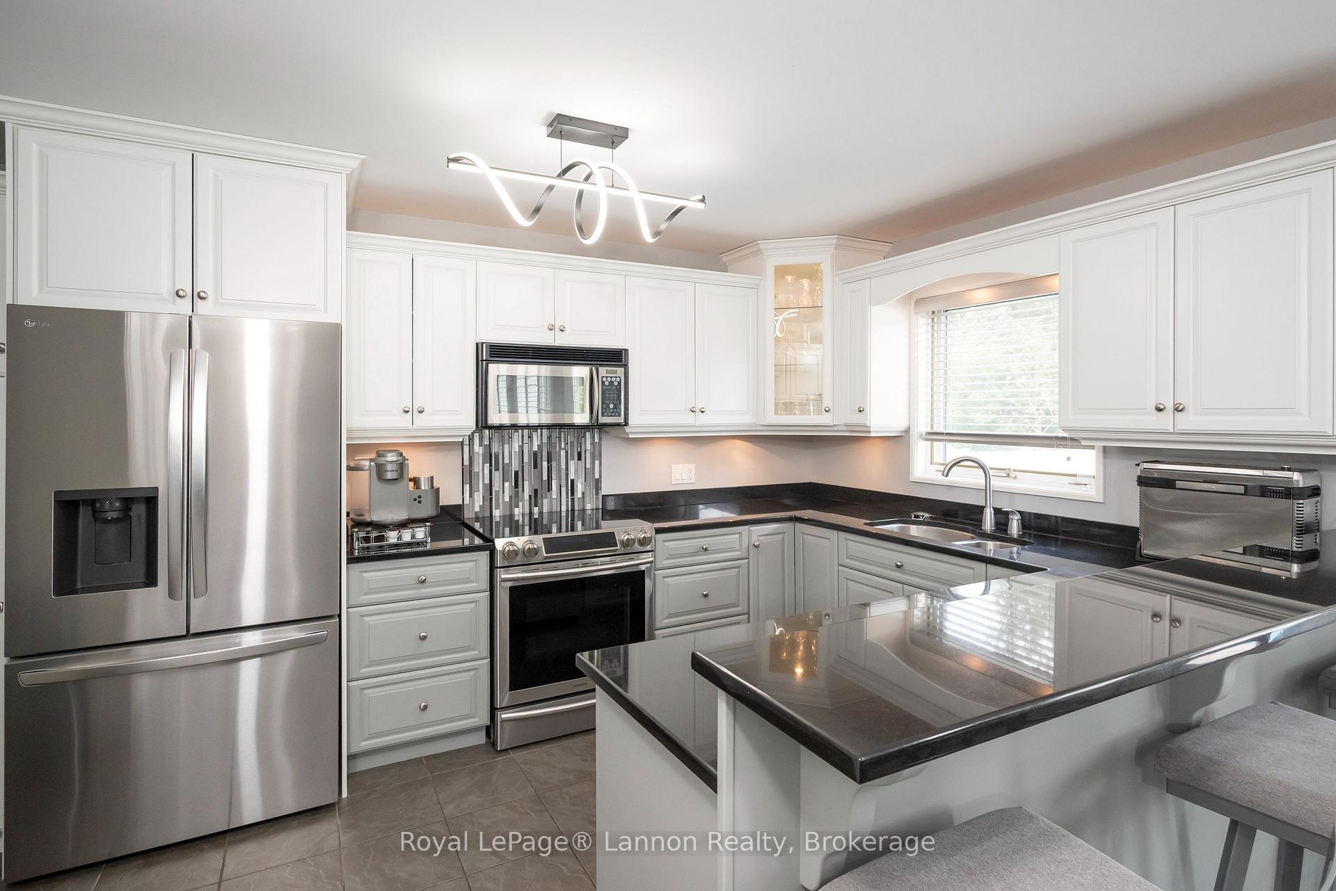 Photo 8 of 120 Light Court, Thunder Bay, River Terrace — HOMEH