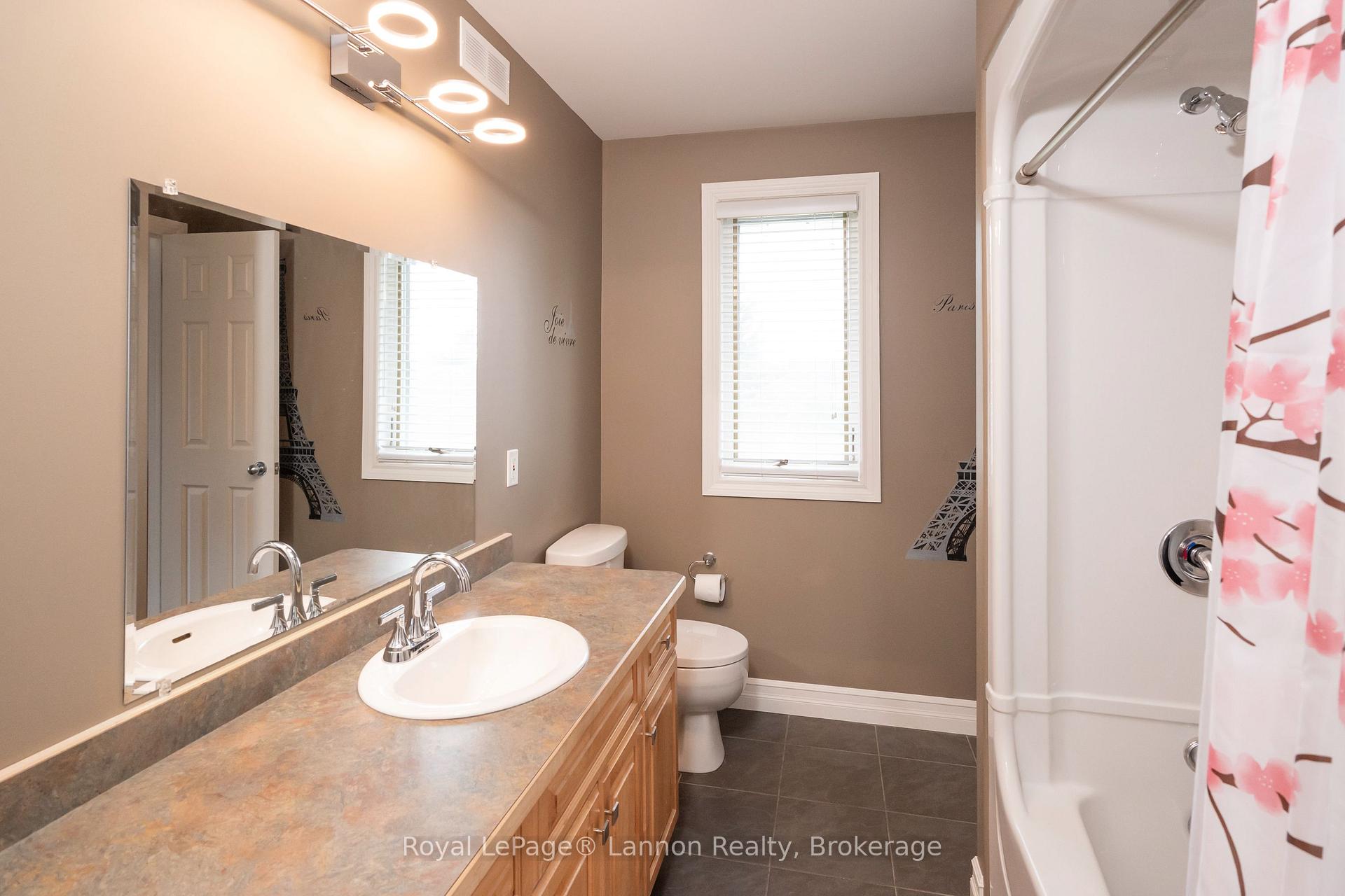 Photo 34 of 120 Light Court, Thunder Bay, River Terrace — HOMEH