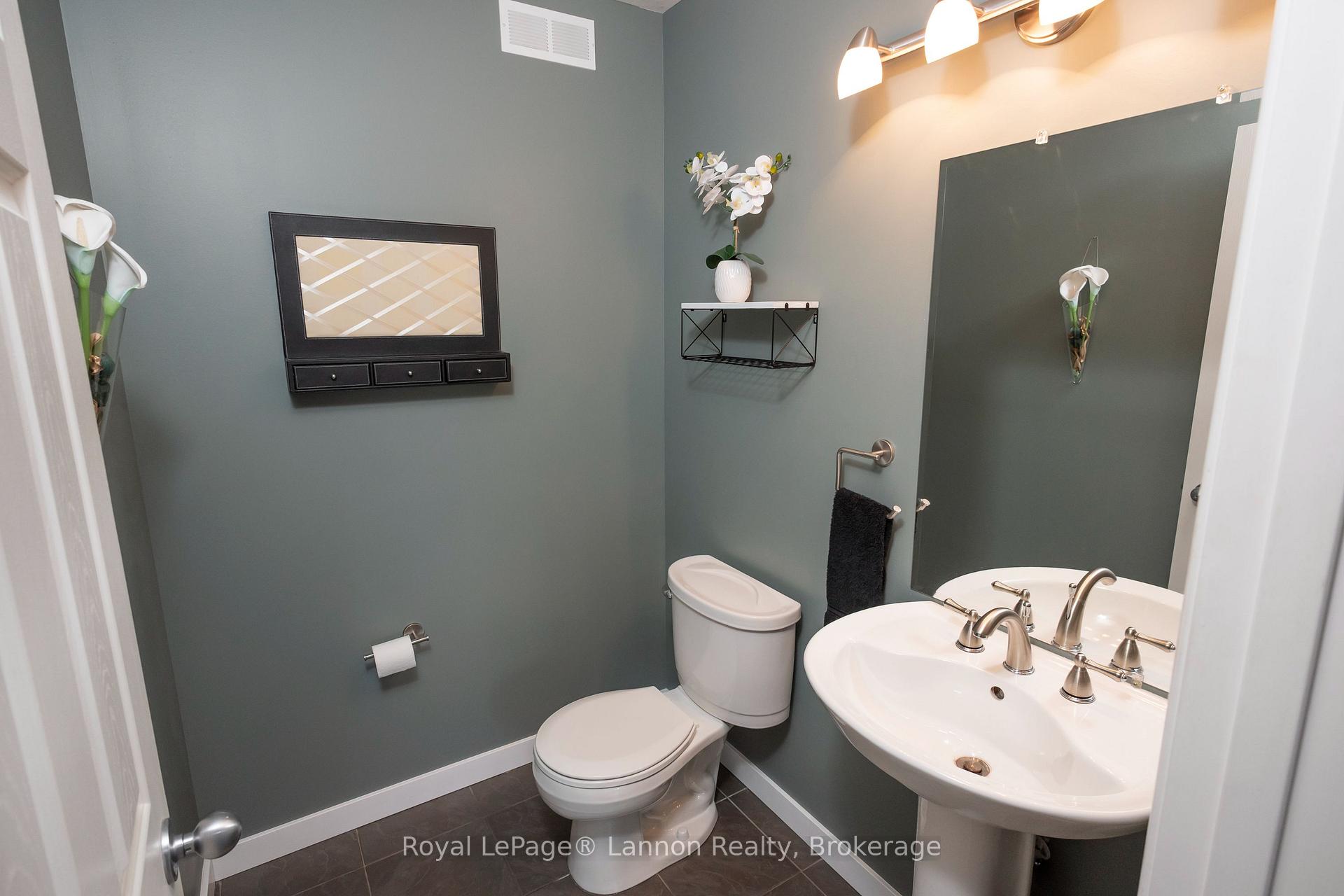 Photo 17 of 120 Light Court, Thunder Bay, River Terrace — HOMEH