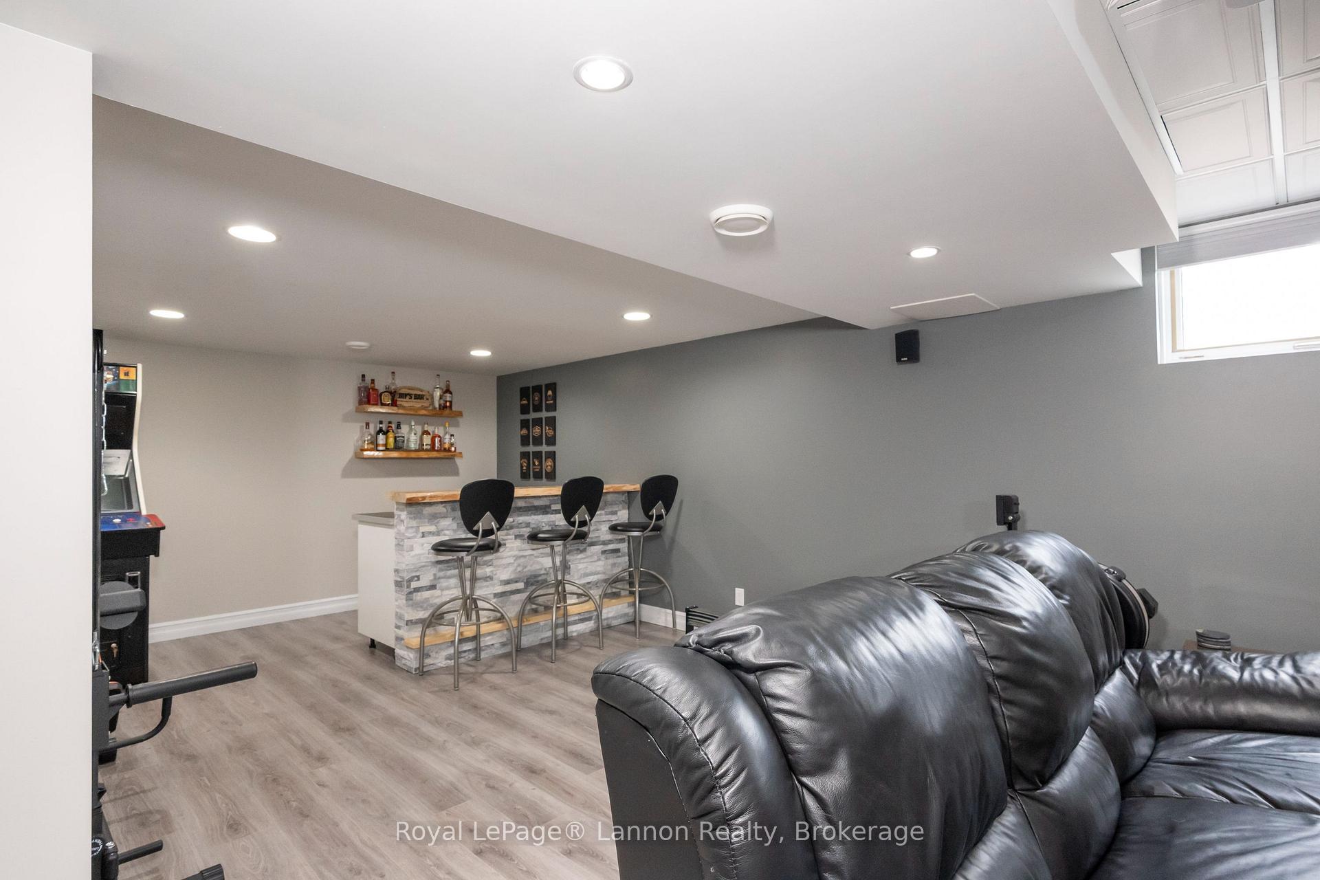 Photo 40 of 120 Light Court, Thunder Bay, River Terrace — HOMEH