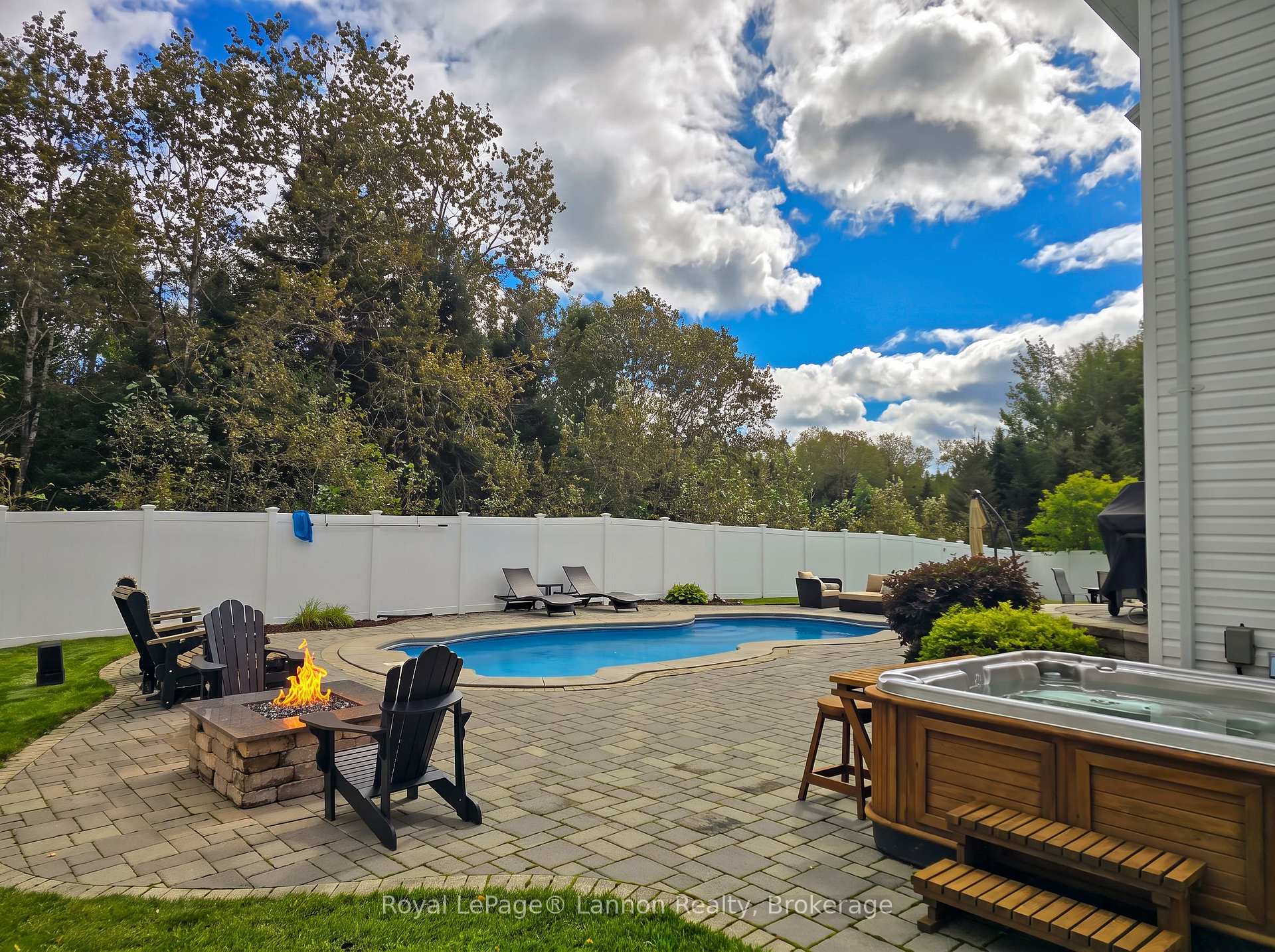 Photo 53 of 120 Light Court, Thunder Bay, River Terrace — HOMEH