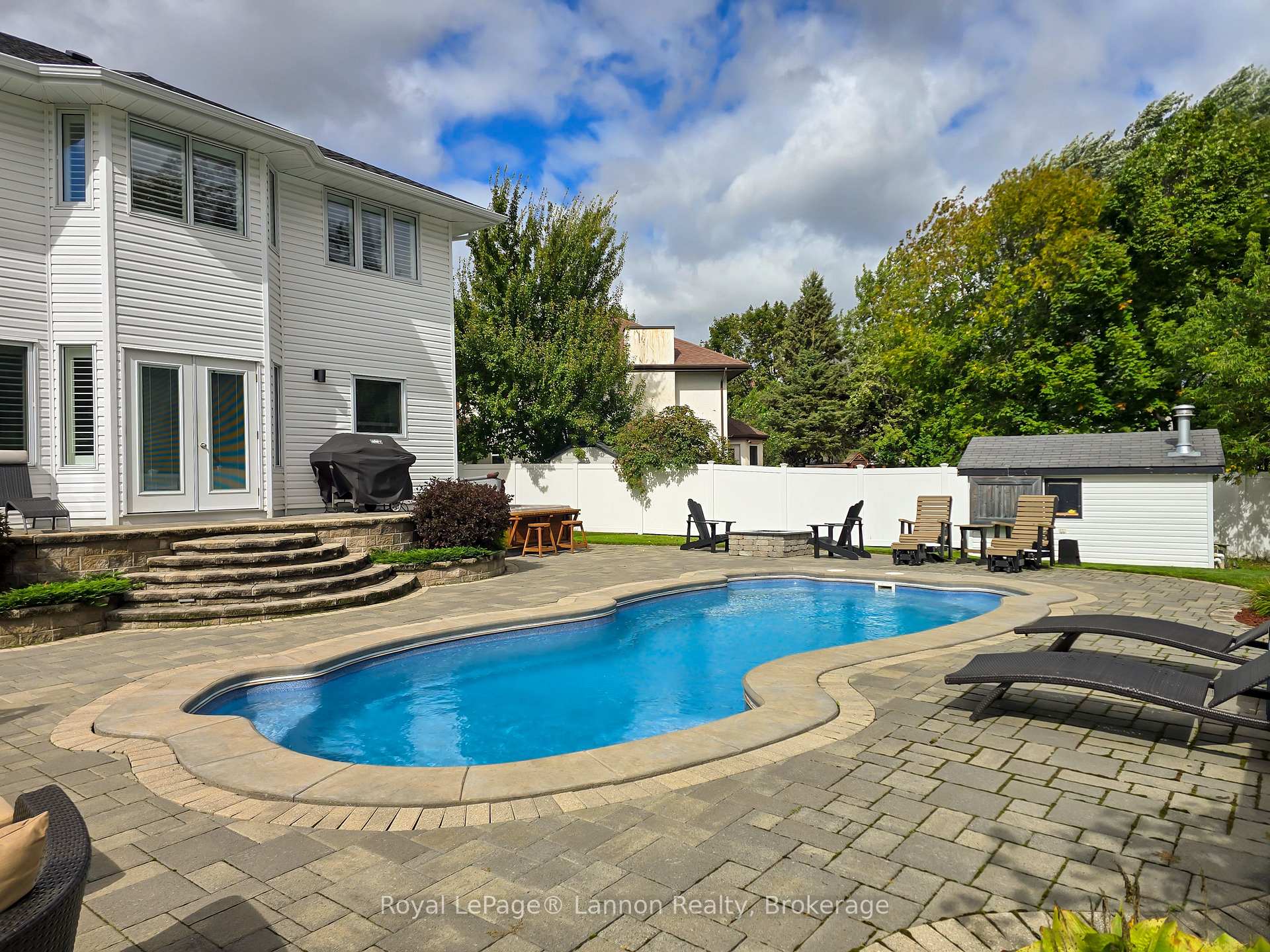 Photo 2 of 120 Light Court, Thunder Bay, River Terrace — HOMEH