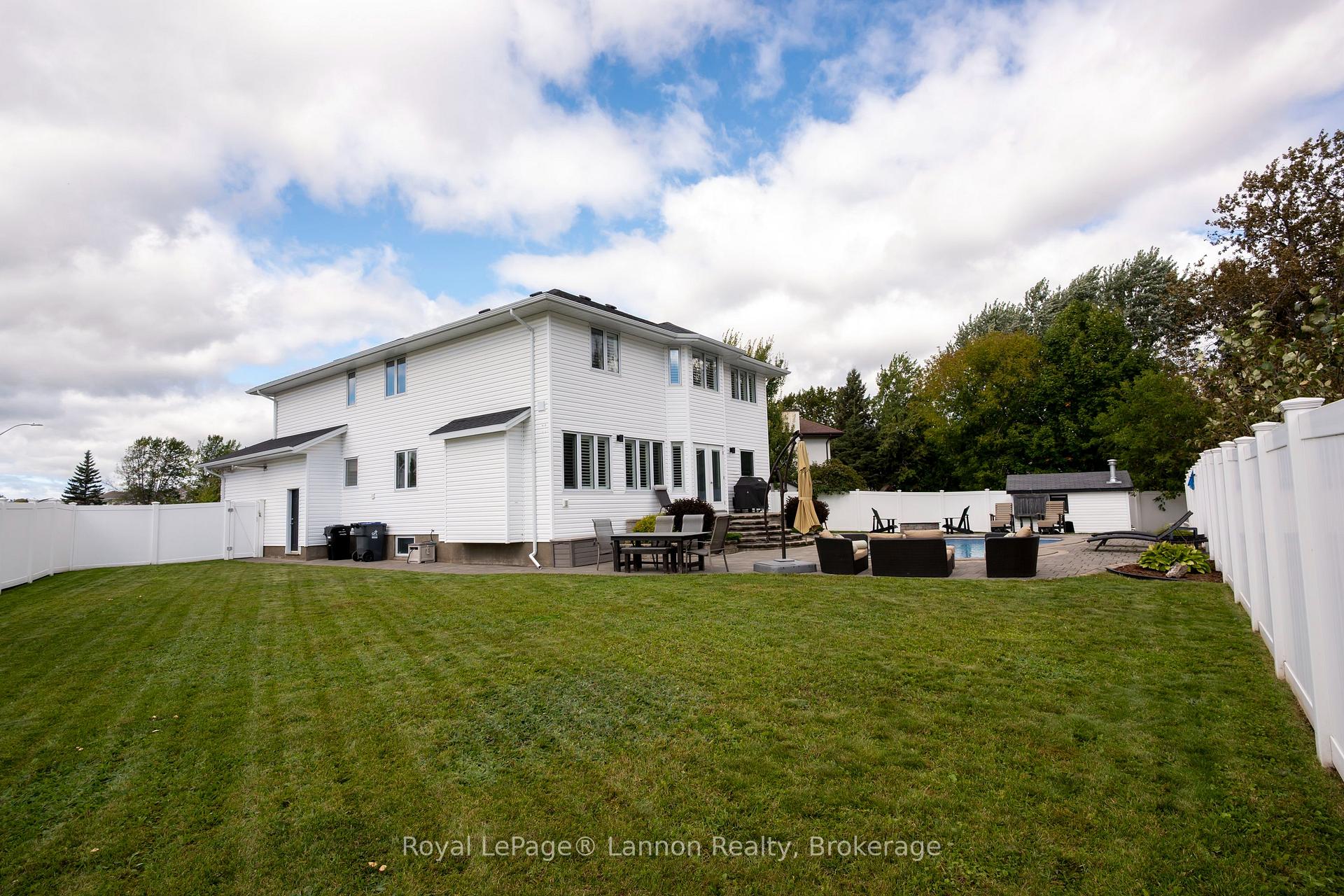 Photo 64 of 120 Light Court, Thunder Bay, River Terrace — HOMEH