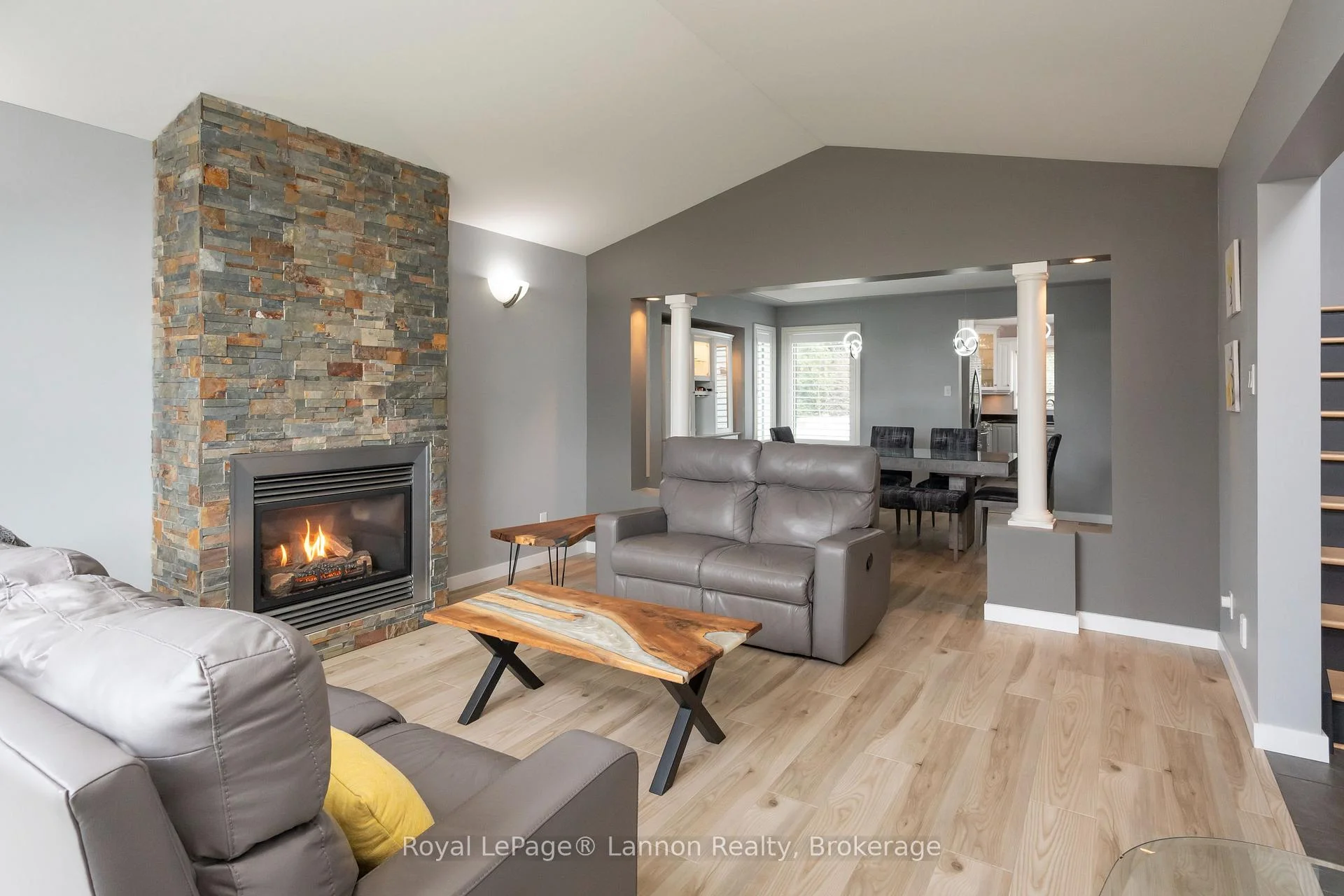 Photo 4 of 120 Light Court, Thunder Bay, River Terrace — HOMEH