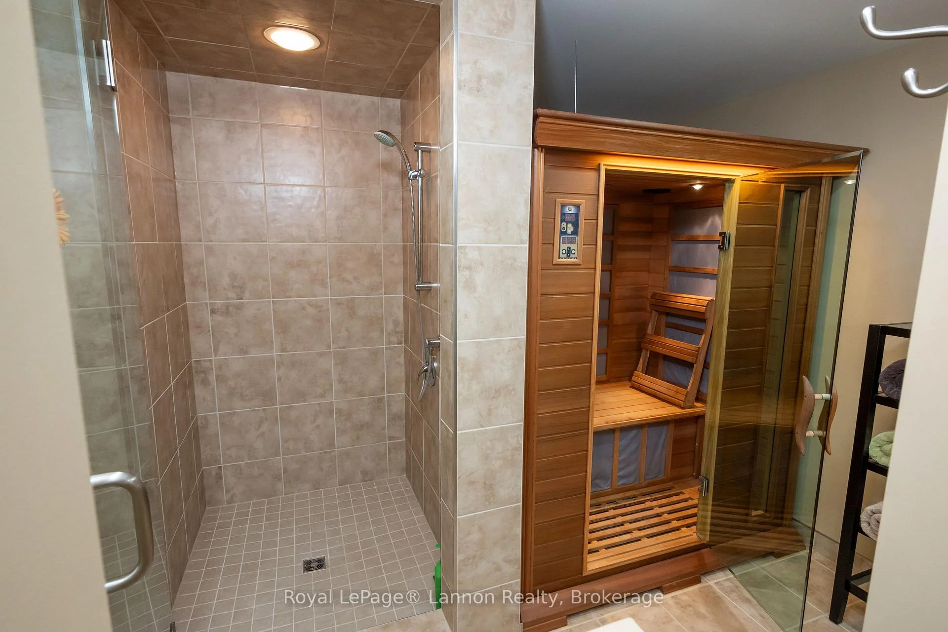 Photo 51 of 120 Light Court, Thunder Bay, River Terrace — HOMEH