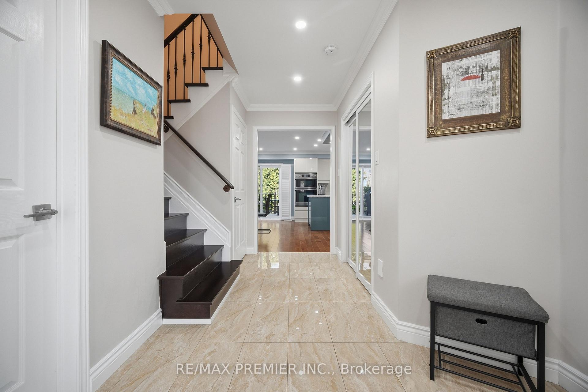 Photo 4 of Unit 66, 102 Pinedale Gate, Vaughan, East Woodbridge — HOMEH