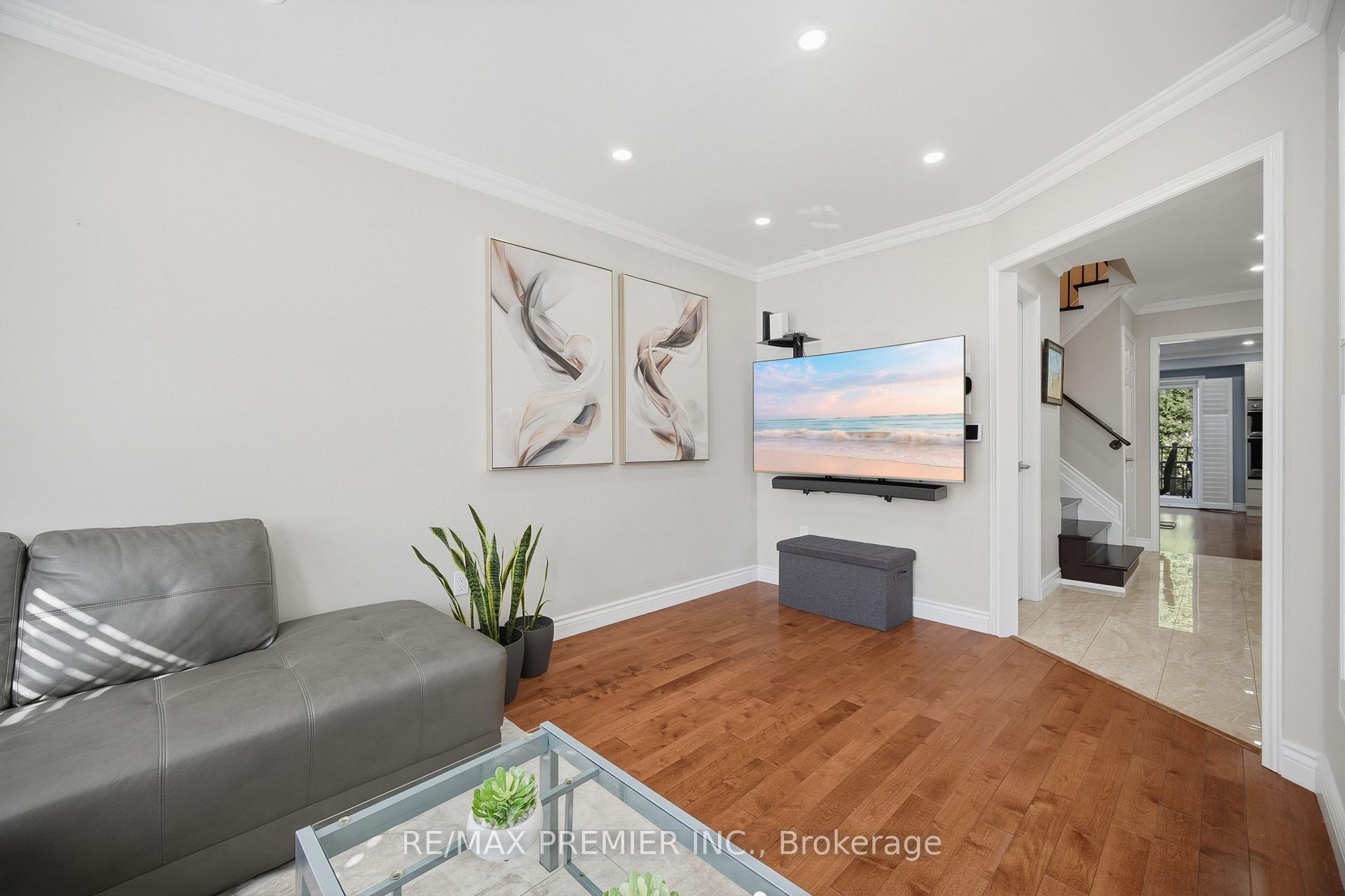 Photo 6 of Unit 66, 102 Pinedale Gate, Vaughan, East Woodbridge — HOMEH