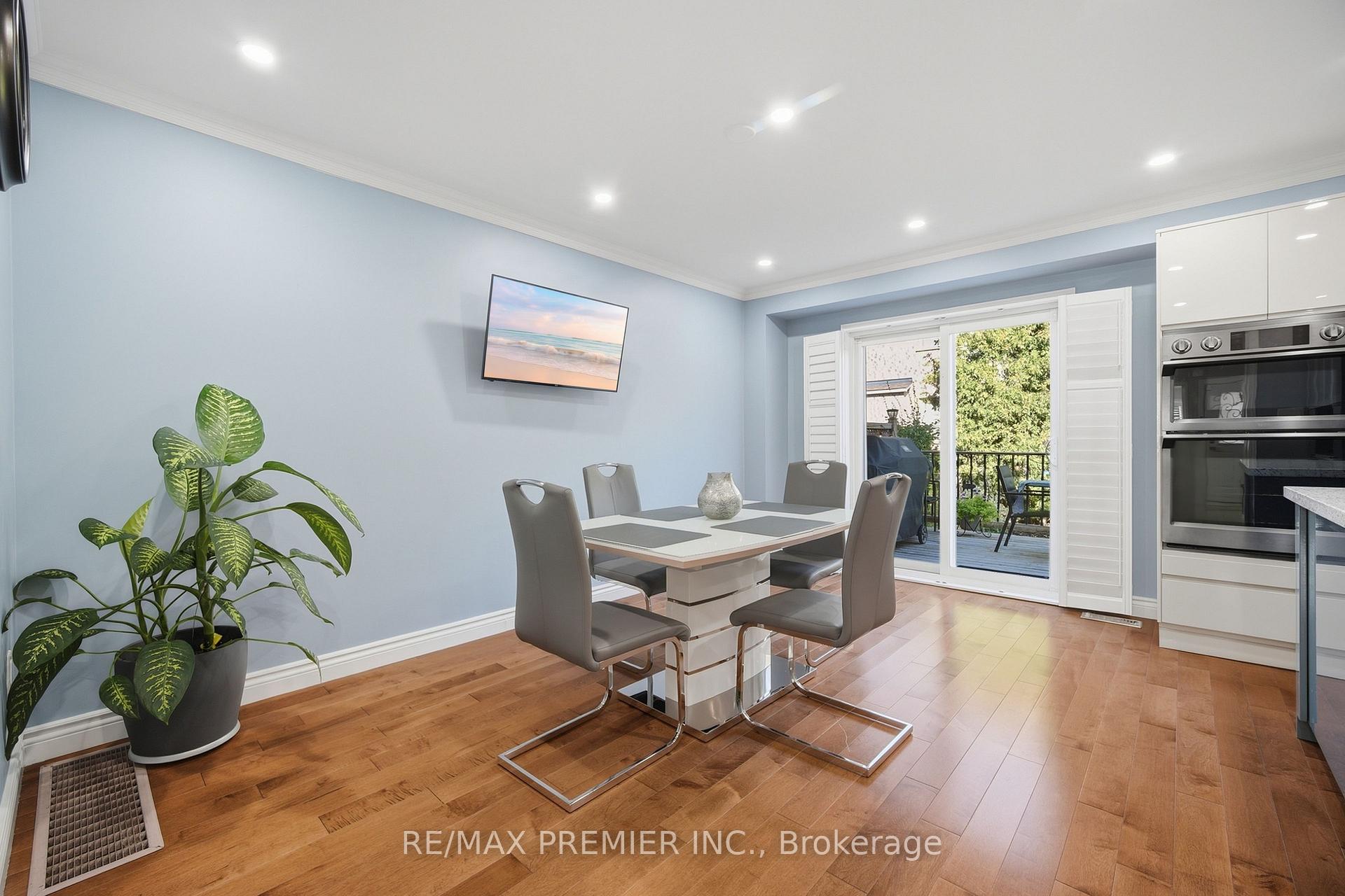 Photo 8 of Unit 66, 102 Pinedale Gate, Vaughan, East Woodbridge — HOMEH
