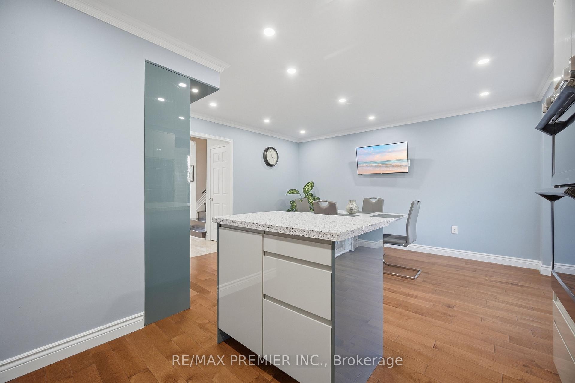 Photo 11 of Unit 66, 102 Pinedale Gate, Vaughan, East Woodbridge — HOMEH