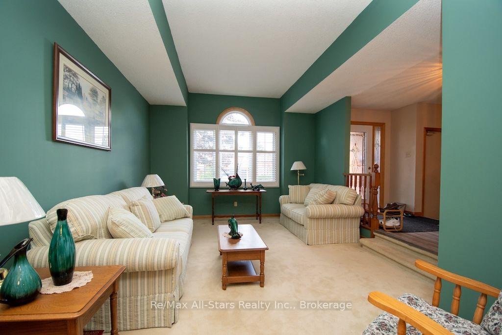 Photo 7 of 1921 Mapleridge Drive, Peterborough, Monaghan Ward 2 — HOMEH