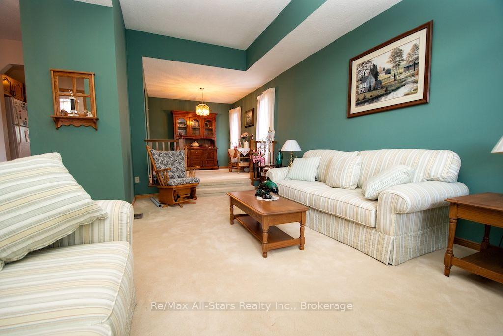 Photo 8 of 1921 Mapleridge Drive, Peterborough, Monaghan Ward 2 — HOMEH