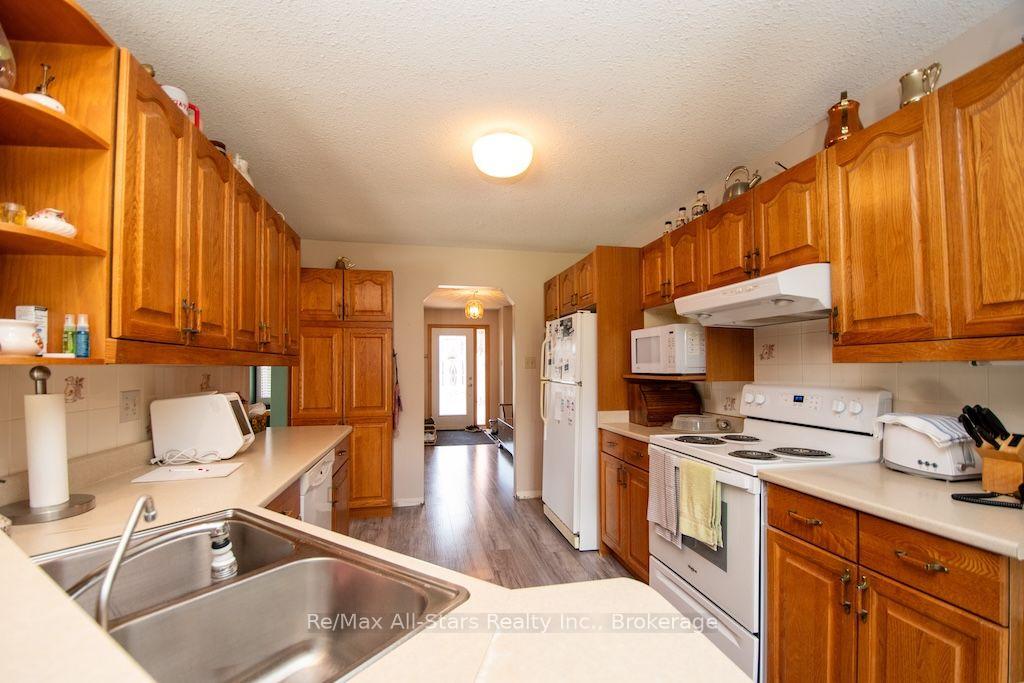 Photo 14 of 1921 Mapleridge Drive, Peterborough, Monaghan Ward 2 — HOMEH