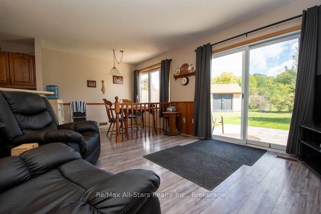 Photo 17 of 1921 Mapleridge Drive, Peterborough, Monaghan Ward 2 — HOMEH