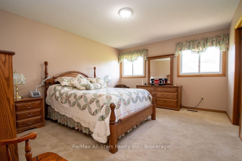 Photo 18 of 1921 Mapleridge Drive, Peterborough, Monaghan Ward 2 — HOMEH