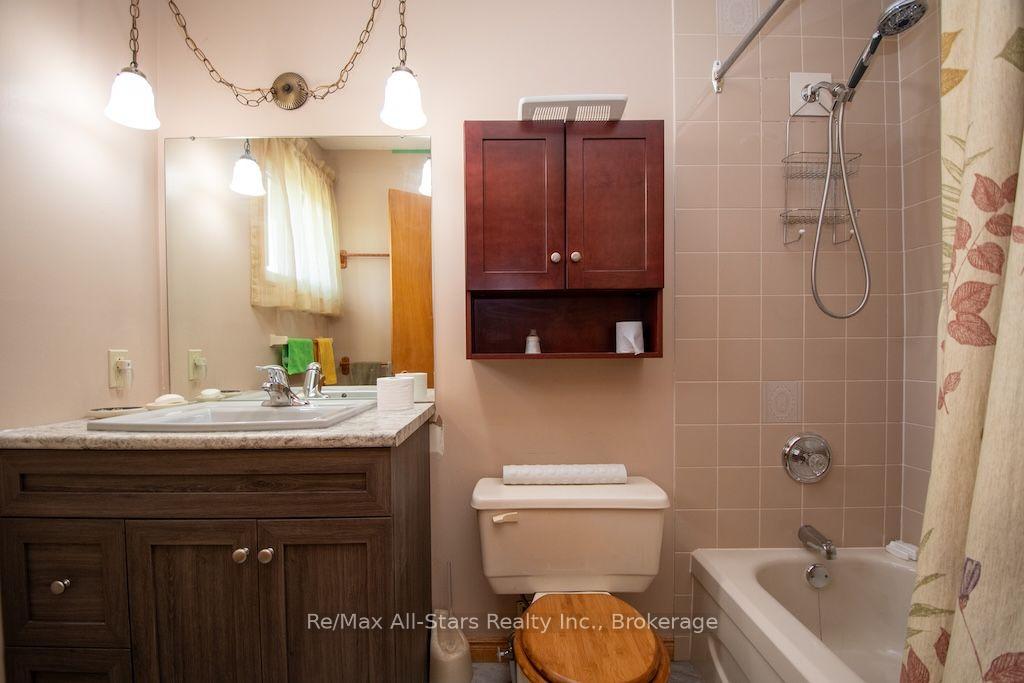 Photo 21 of 1921 Mapleridge Drive, Peterborough, Monaghan Ward 2 — HOMEH