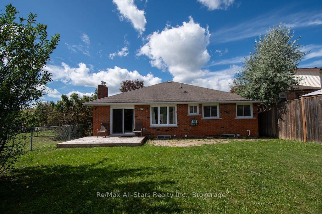 Photo 37 of 1921 Mapleridge Drive, Peterborough, Monaghan Ward 2 — HOMEH