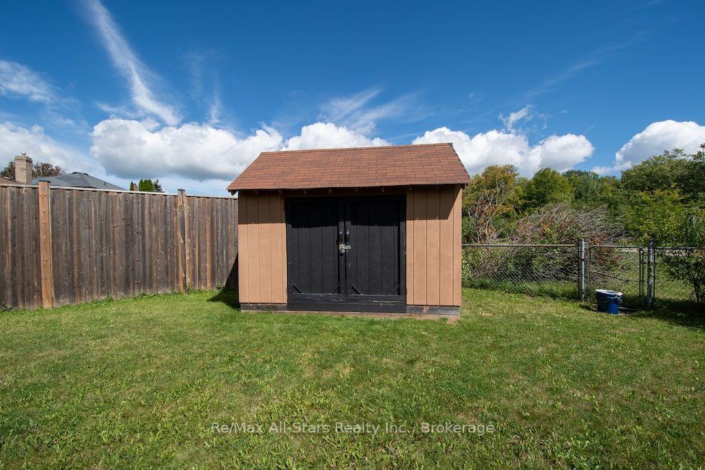 Photo 41 of 1921 Mapleridge Drive, Peterborough, Monaghan Ward 2 — HOMEH