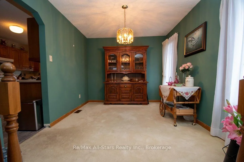 Photo 11 of 1921 Mapleridge Drive, Peterborough, Monaghan Ward 2 — HOMEH