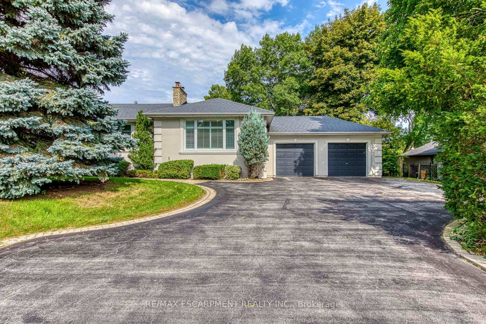 Photo 4 of 281 Pinehurst Drive, Oakville, Ford — HOMEH