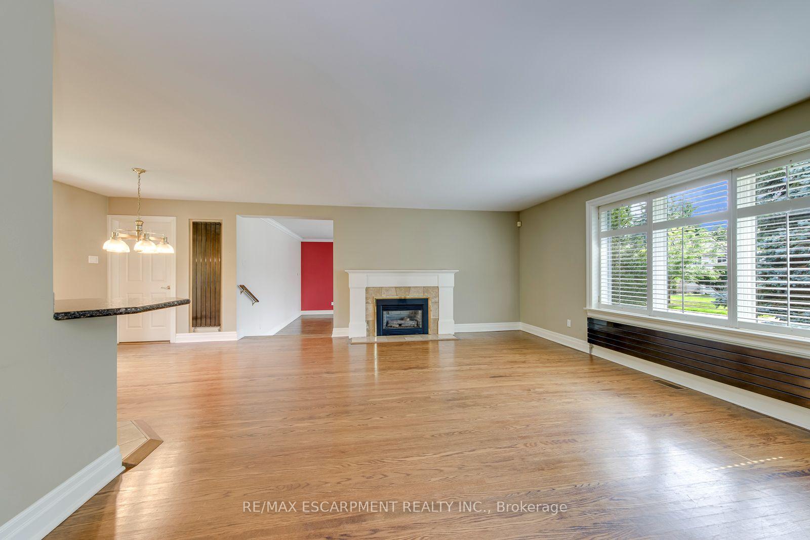Photo 8 of 281 Pinehurst Drive, Oakville, Ford — HOMEH