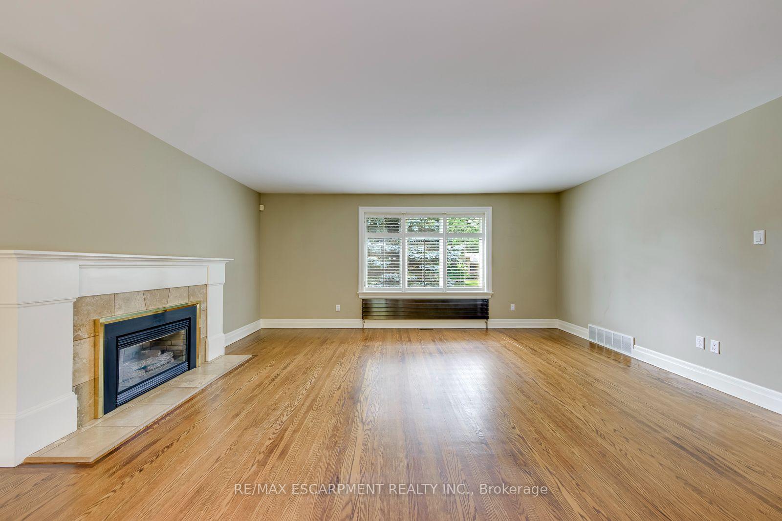 Photo 9 of 281 Pinehurst Drive, Oakville, Ford — HOMEH