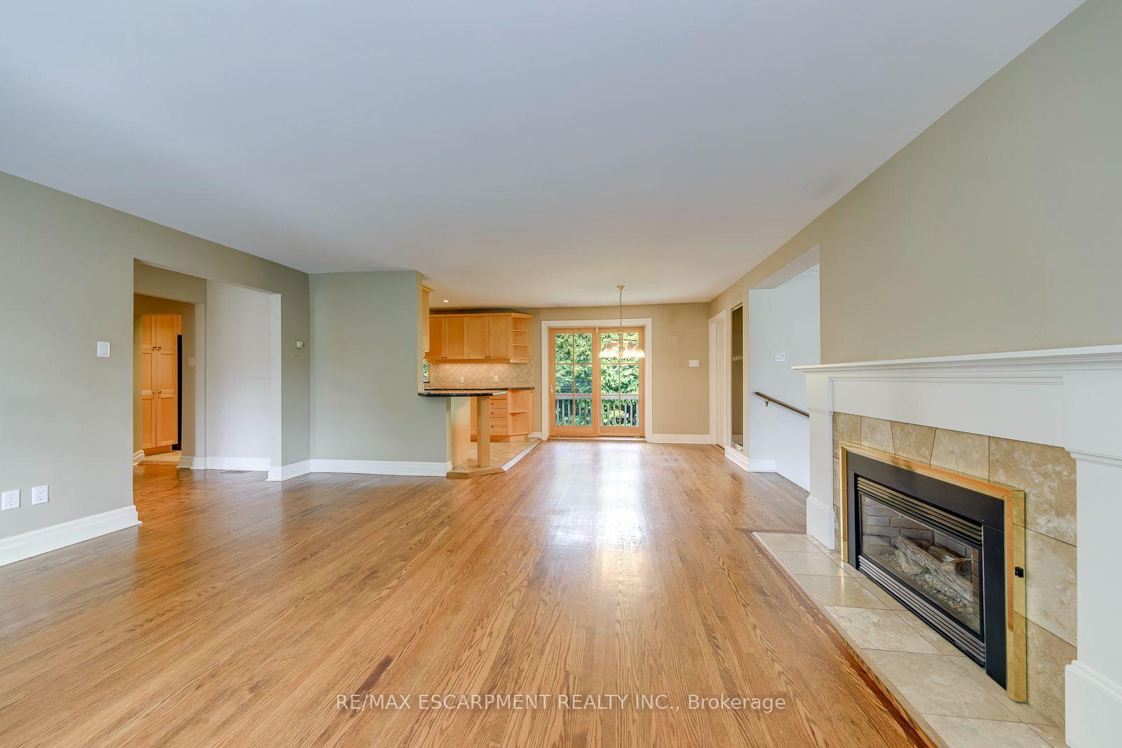 Photo 10 of 281 Pinehurst Drive, Oakville, Ford — HOMEH