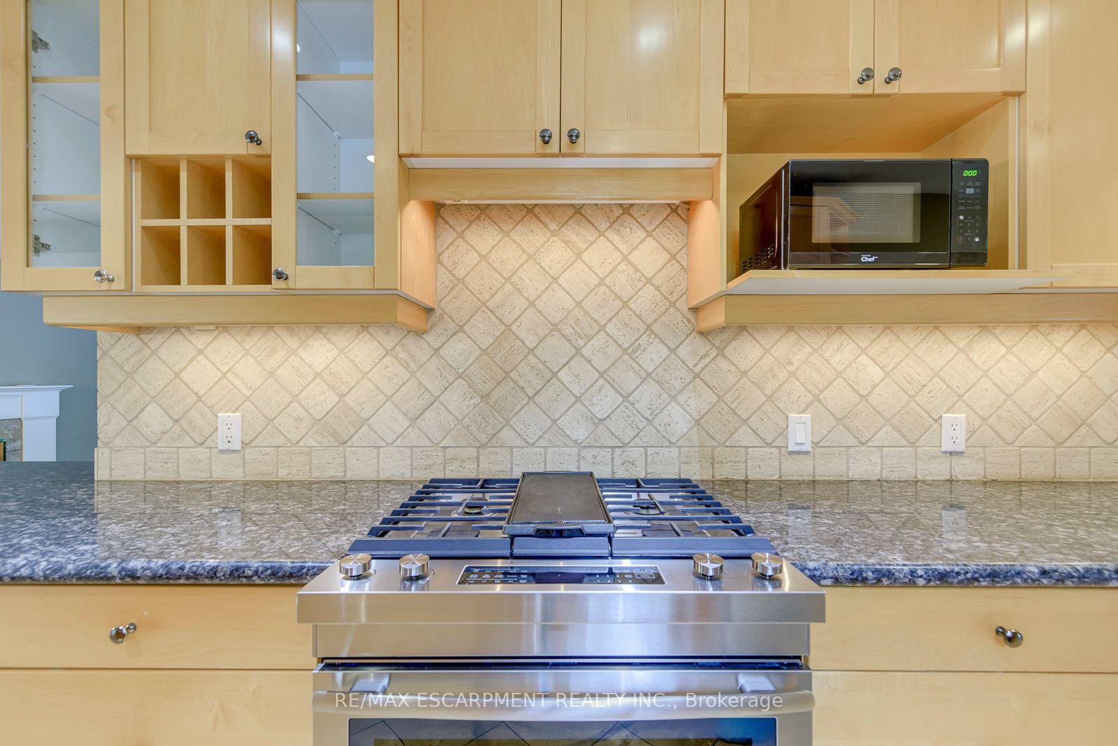 Photo 16 of 281 Pinehurst Drive, Oakville, Ford — HOMEH