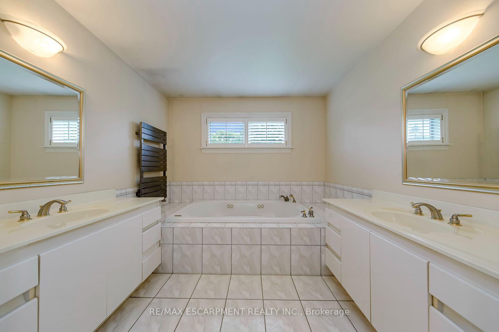 Photo 25 of 281 Pinehurst Drive, Oakville, Ford — HOMEH